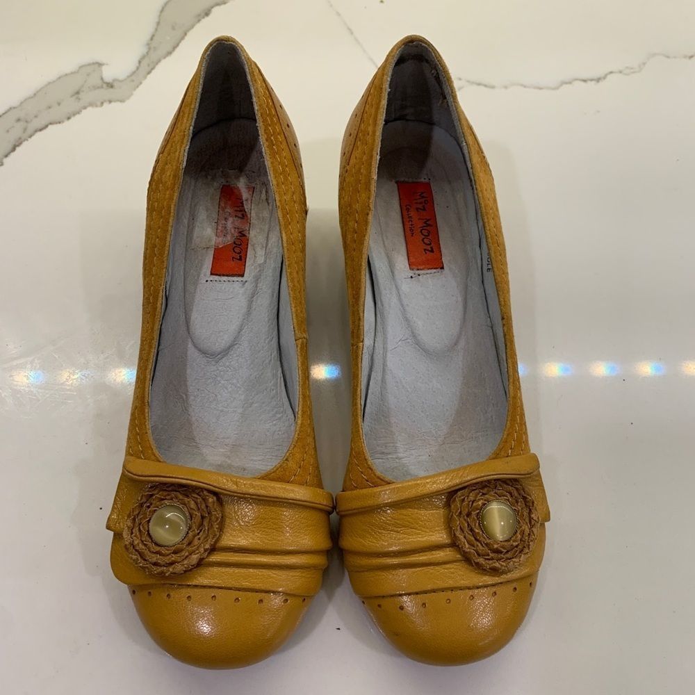 Mix Mooz FILLIS Yellow Suede/Leather Heels sz 6